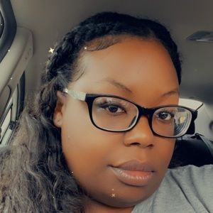 Meet your Posher, Brittney